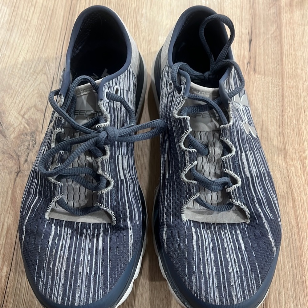 Like new Under Armour running shoes